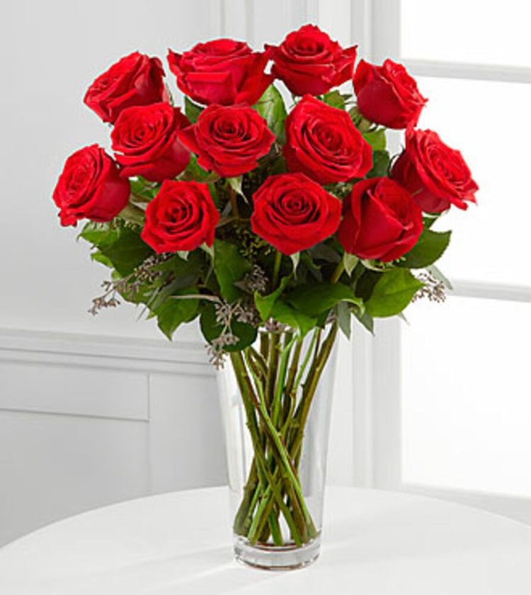 Long Stem Red Rose Arrangement